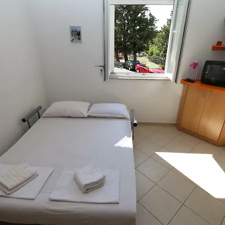Apartment Simple Studio Dugis